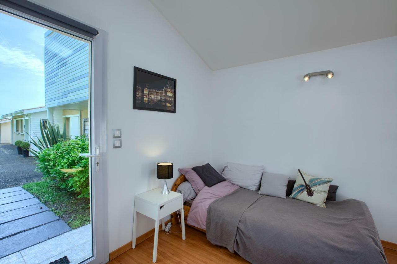 La Libellule Bredoise Bed & Breakfast La Brede ภายนอก รูปภาพ